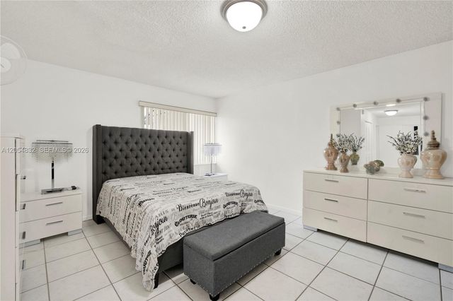 15460 SW 82nd Lane 403, Miami, FL 33193