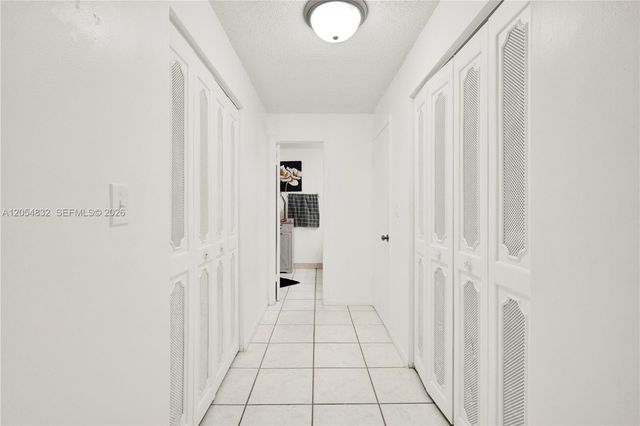 15460 SW 82nd Lane 403, Miami, FL 33193
