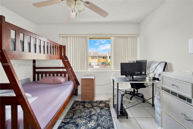 15460 SW 82nd Lane 403, Miami, FL 33193