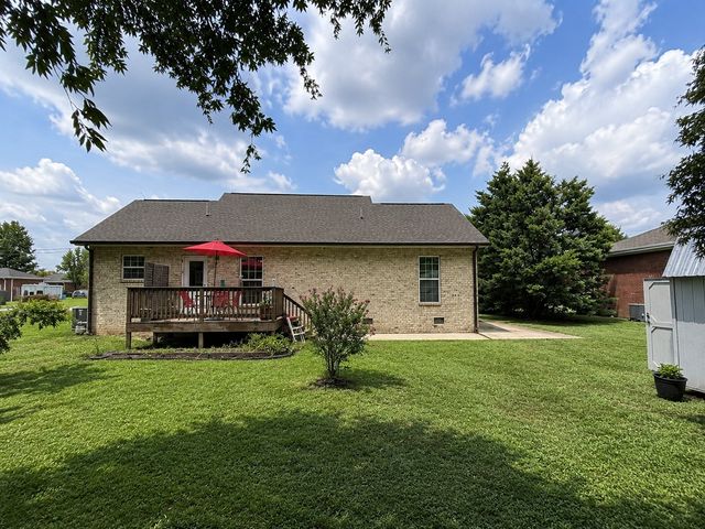 656 Kendra Dr, Smithville, TN 37166