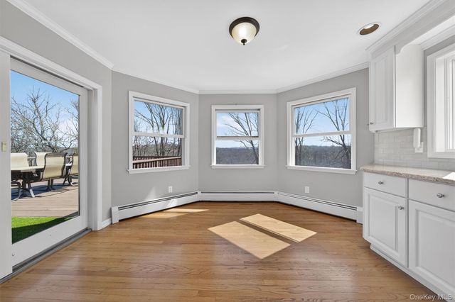 18 Almond Tree Lane, Warwick, NY 10990