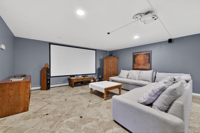 18 Almond Tree Lane, Warwick, NY 10990