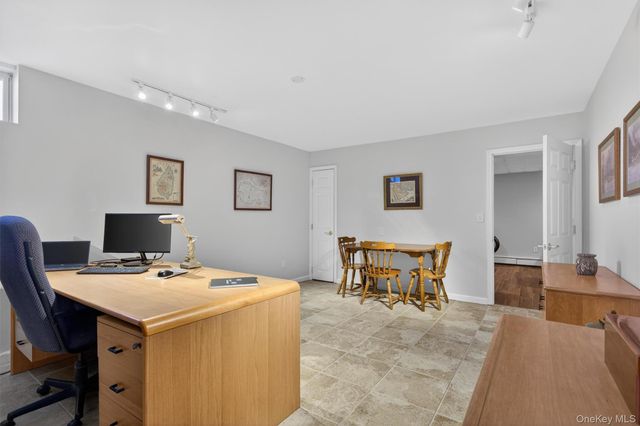 18 Almond Tree Lane, Warwick, NY 10990