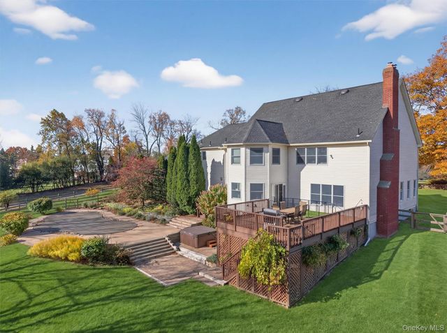 18 Almond Tree Lane, Warwick, NY 10990