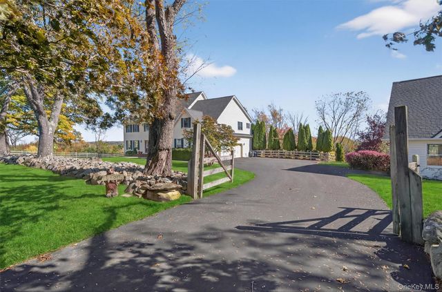 18 Almond Tree Lane, Warwick, NY 10990