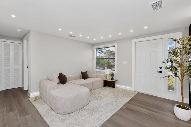 4929 LARGO TERRACE, New Port Richey, FL 34652