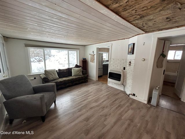 537 Pine St, Mullan, ID 83846