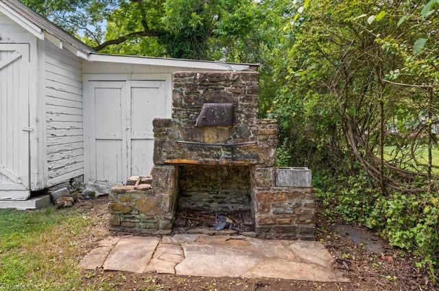 8066 Broad Street, Rural Hall, NC 27045