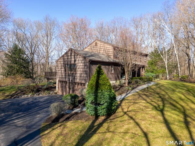 170 Boggs Hill Road, Newtown, CT 06470