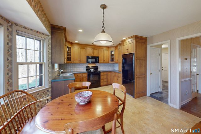 170 Boggs Hill Road, Newtown, CT 06470