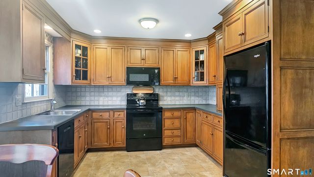 170 Boggs Hill Road, Newtown, CT 06470