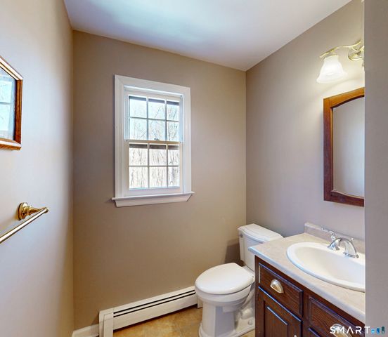 170 Boggs Hill Road, Newtown, CT 06470