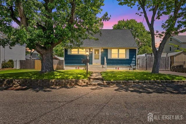 8 N Chestnut Street, Hazlet, NJ 07730