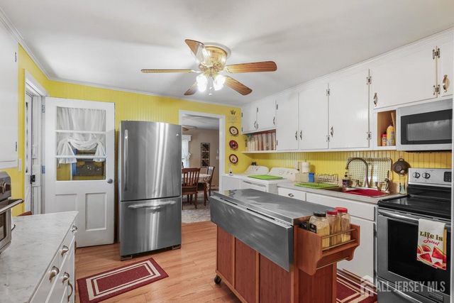 8 N Chestnut Street, Hazlet, NJ 07730