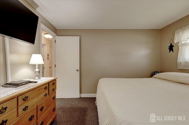 8 N Chestnut Street, Hazlet, NJ 07730