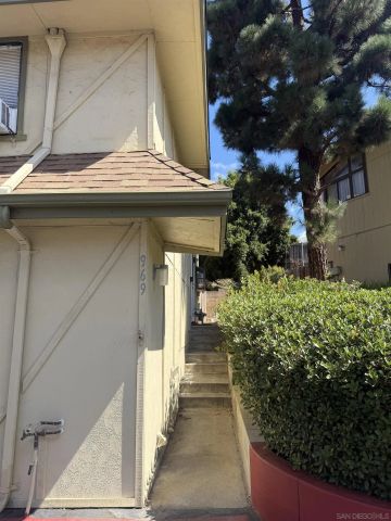 969 Marlin Dr, Vista, CA 92084