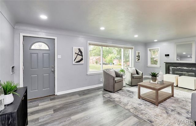 153 Signal Hill Drive, St Louis, MO 63121