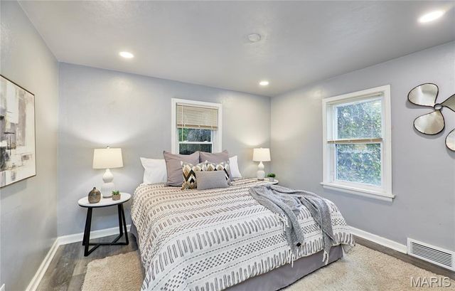 153 Signal Hill Drive, St Louis, MO 63121