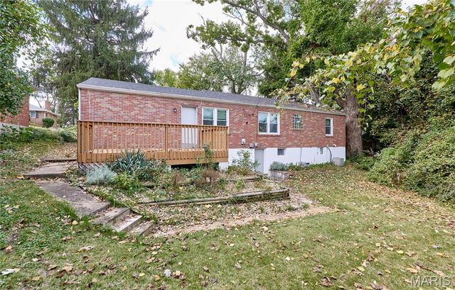 153 Signal Hill Drive, St Louis, MO 63121