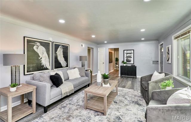 153 Signal Hill Drive, St Louis, MO 63121