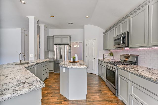 3118 Red Maple Drive, Friendswood, TX 77546