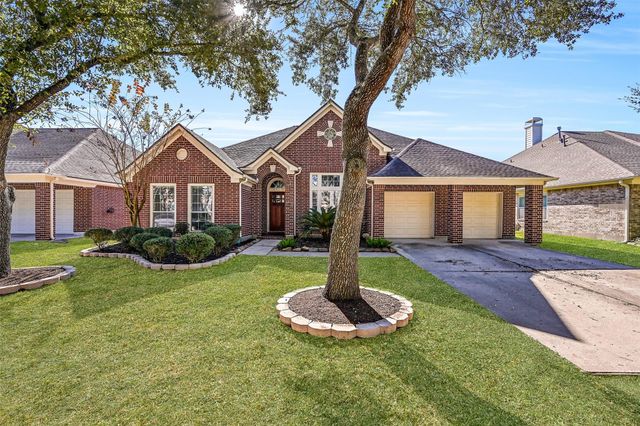 3118 Red Maple Drive, Friendswood, TX 77546