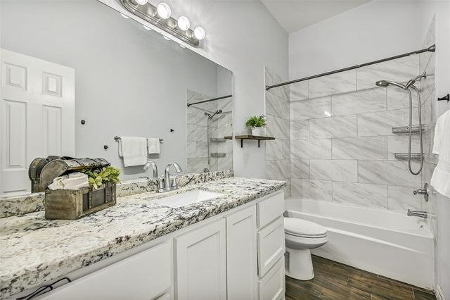 3118 Red Maple Drive, Friendswood, TX 77546