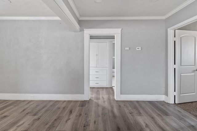 1211 E Clinton Avenue, Fresno, CA 93704