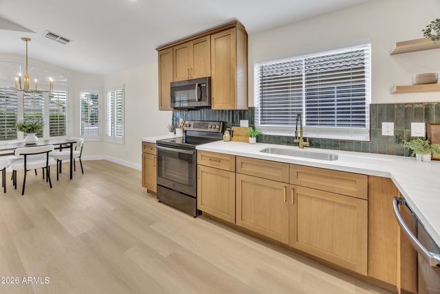 2642 E HARTFORD Avenue, Phoenix, AZ 85032