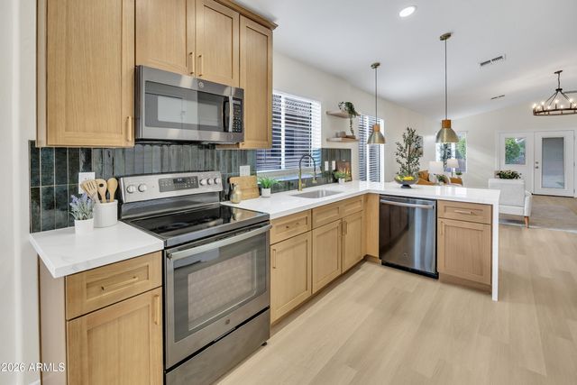 2642 E HARTFORD Avenue, Phoenix, AZ 85032