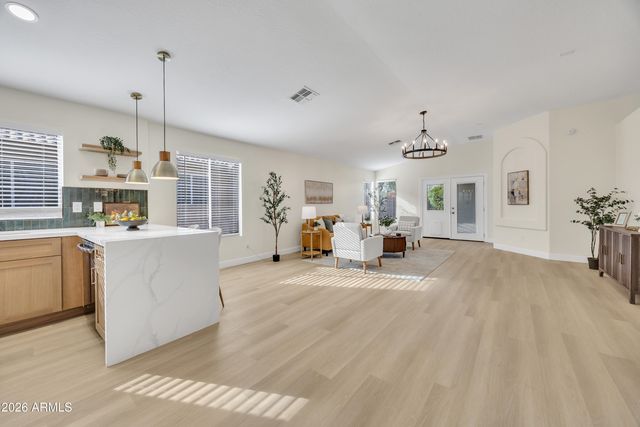 2642 E HARTFORD Avenue, Phoenix, AZ 85032