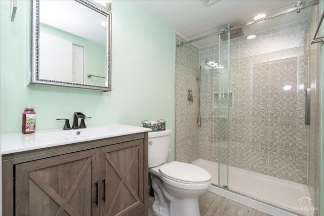 114 N Salem Avenue, Arlington Heights, IL 60005