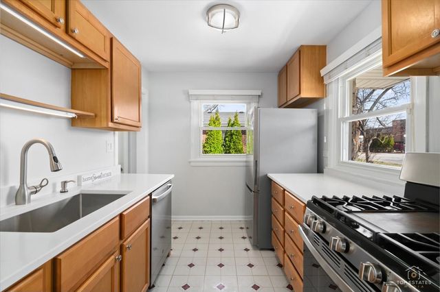 114 N Salem Avenue, Arlington Heights, IL 60005