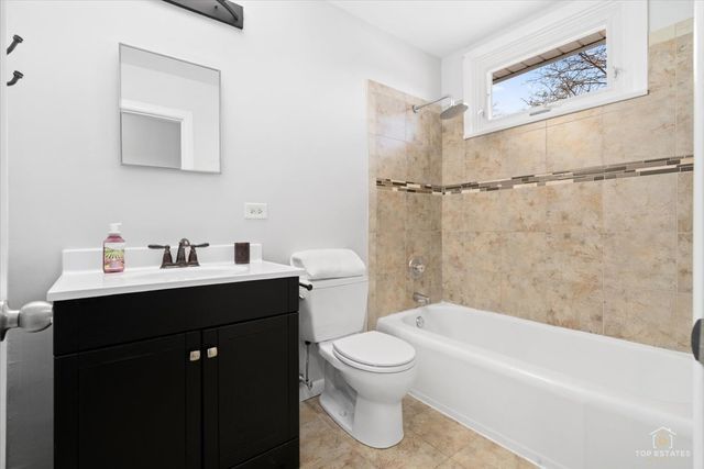 114 N Salem Avenue, Arlington Heights, IL 60005