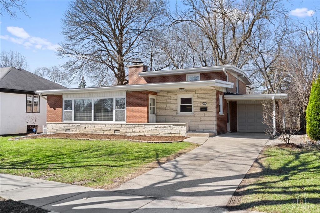 114 N Salem Avenue, Arlington Heights, IL 60005