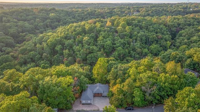 14 Hessle Circle, Bella Vista, AR 72714