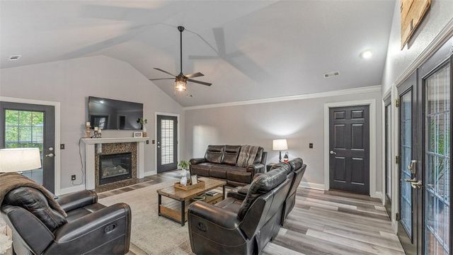 14 Hessle Circle, Bella Vista, AR 72714