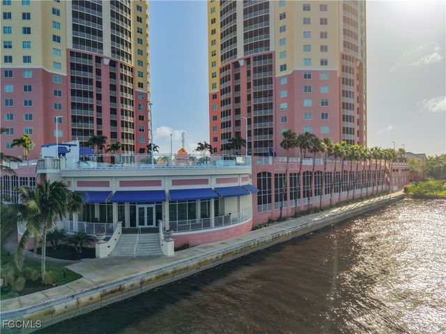 2745 1st ST 111, Fort Myers, FL 33916