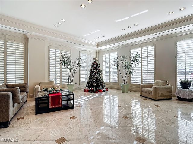 2745 1st ST 111, Fort Myers, FL 33916