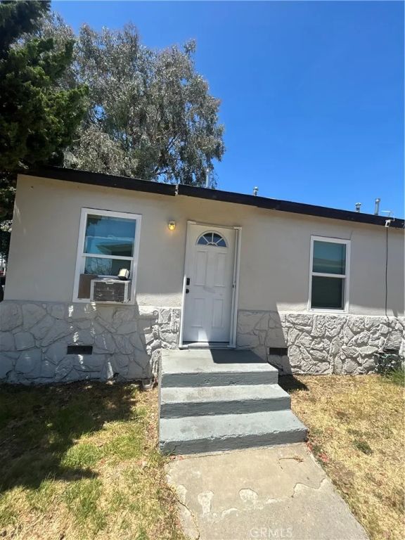 932 McDonald Avenue, Wilmington, CA 90744