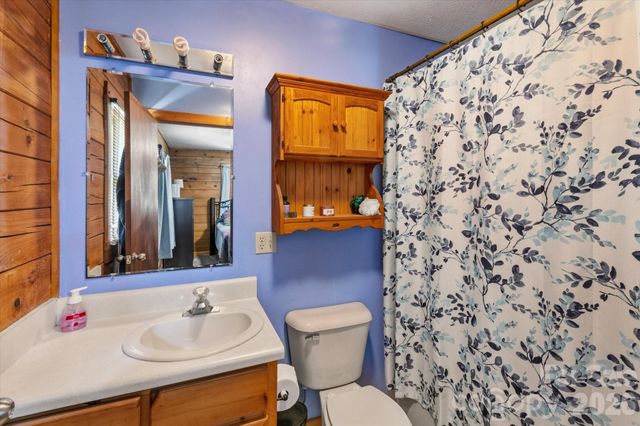 187 Cedarwood Drive, Waynesville, NC 28785