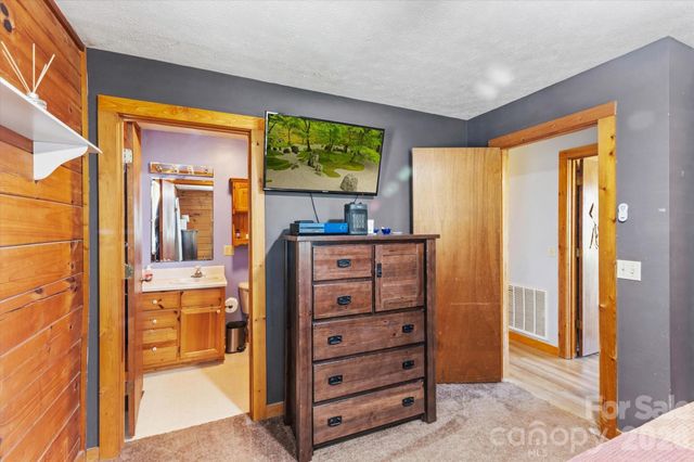 187 Cedarwood Drive, Waynesville, NC 28785