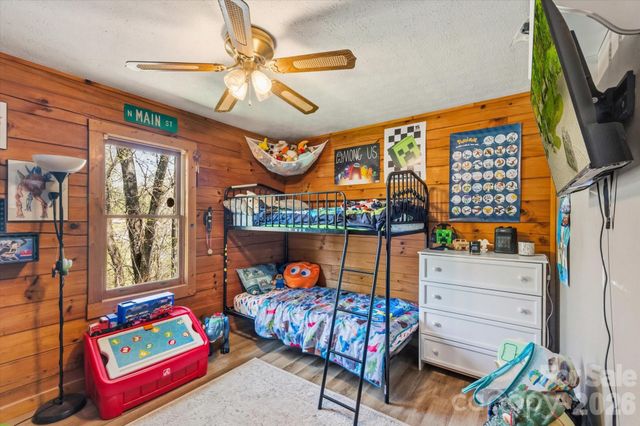 187 Cedarwood Drive, Waynesville, NC 28785