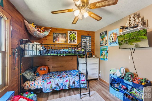 187 Cedarwood Drive, Waynesville, NC 28785