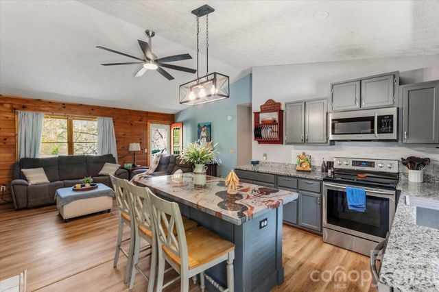 187 Cedarwood Drive, Waynesville, NC 28785