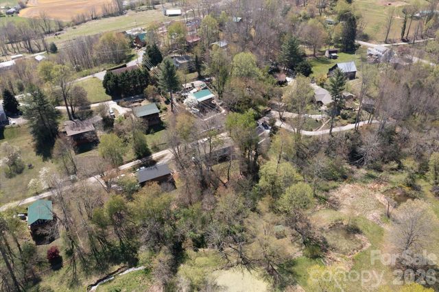 187 Cedarwood Drive, Waynesville, NC 28785