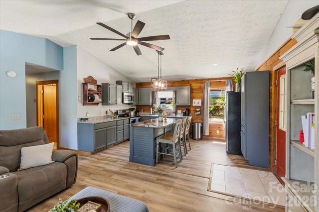 187 Cedarwood Drive, Waynesville, NC 28785