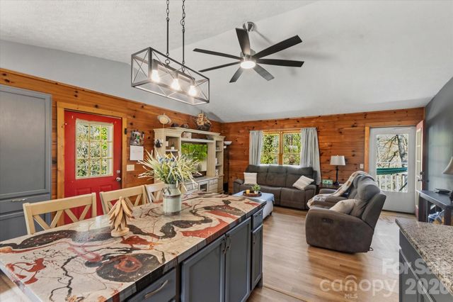 187 Cedarwood Drive, Waynesville, NC 28785