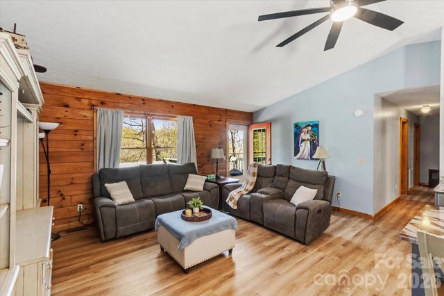 187 Cedarwood Drive, Waynesville, NC 28785