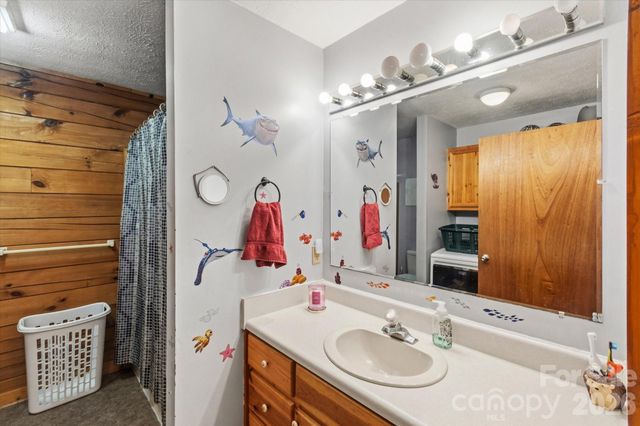 187 Cedarwood Drive, Waynesville, NC 28785